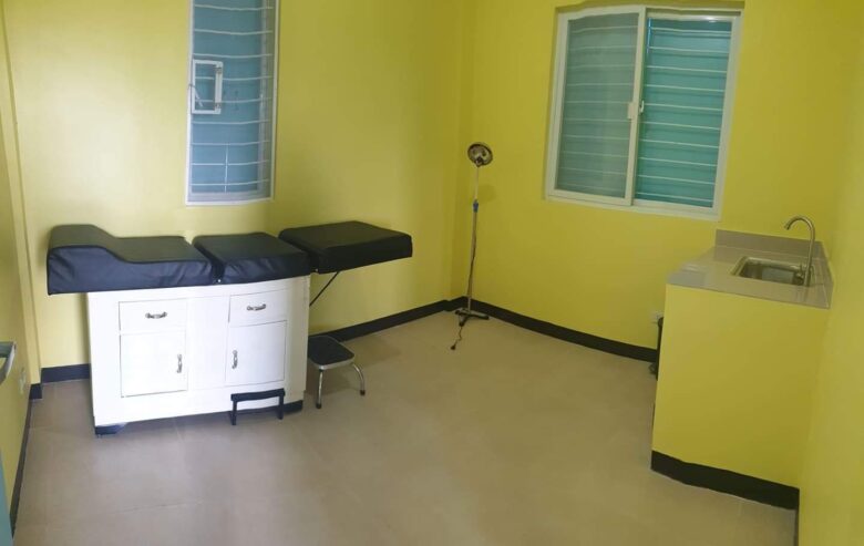 Pansol BHS Prenatal & Infant exam room